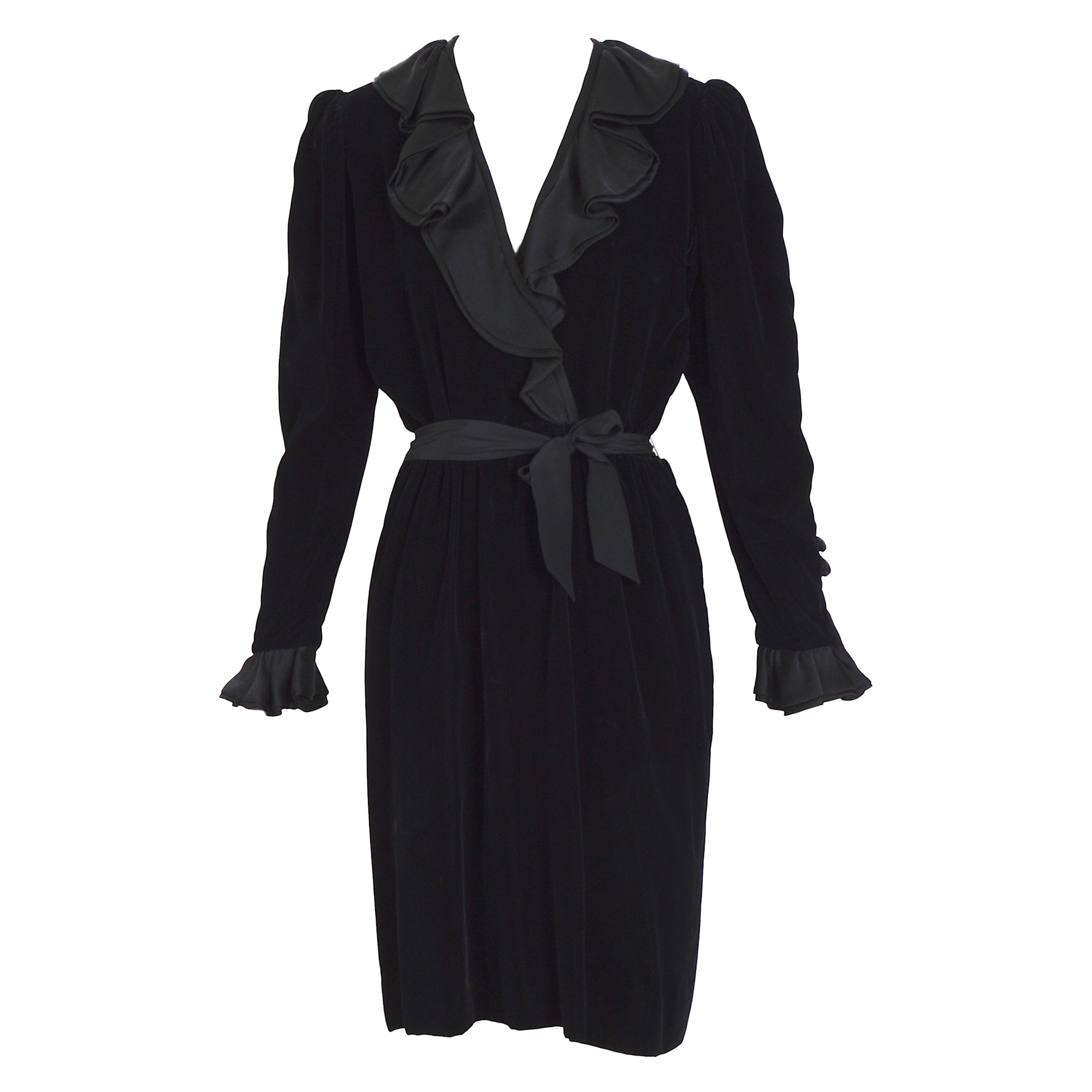 Yves Saint Laurent Vintage 1986 Samt-Kleid mit Rüschen gesehen bei Catherine Deneuve  im Angebot