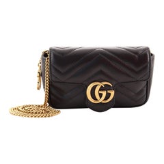 Gucci GG Sac à rabat Marmont Super Mini en cuir matelassé