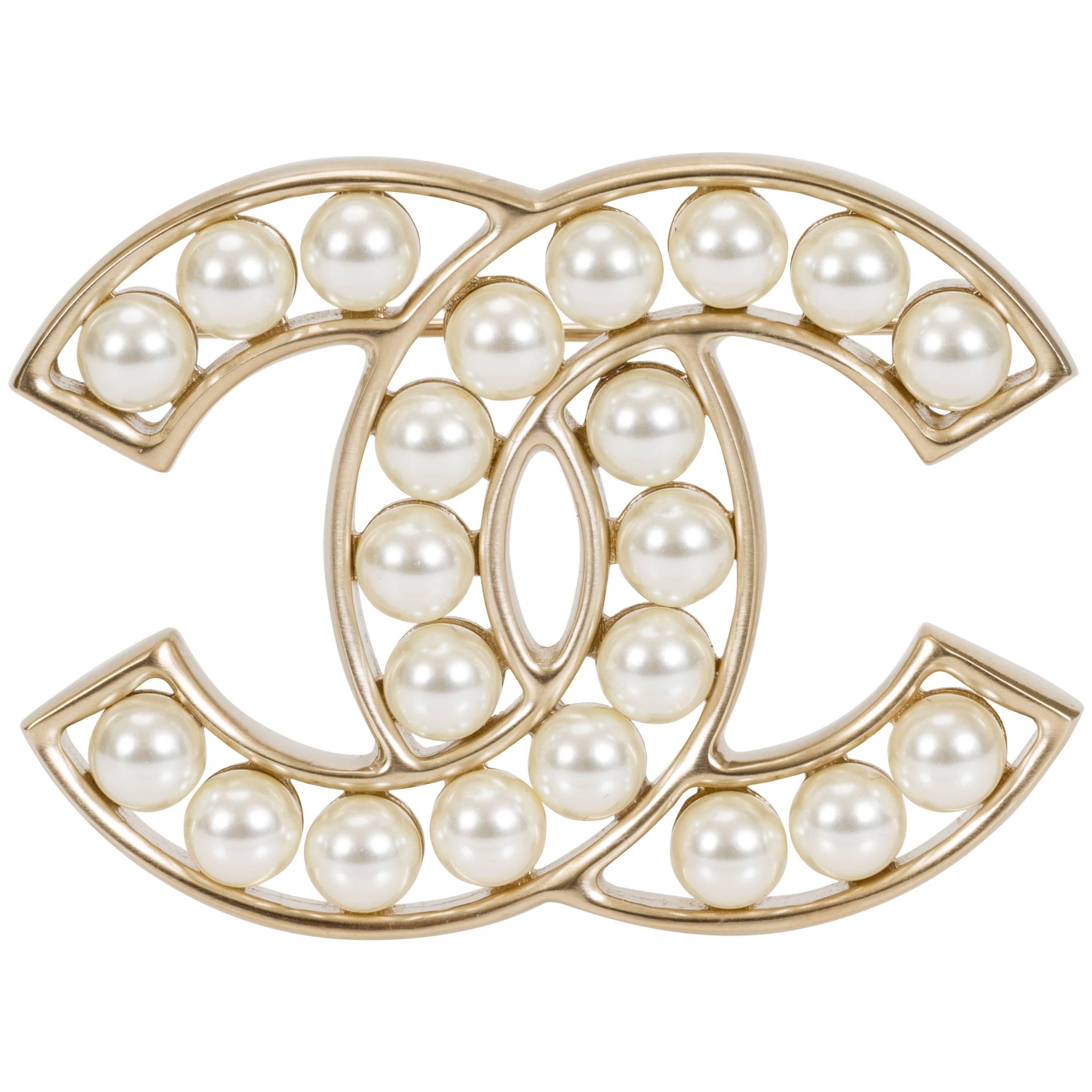 Chanel Pearl CC Logo Pin 