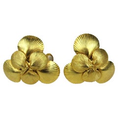 Dominique Aurientis Boucles d'oreilles coquillages en or doré, jamais portées, années 1980