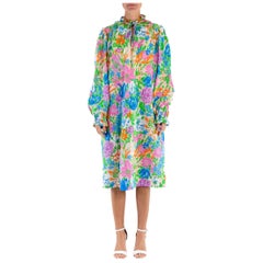 1960S BERGDORF GOODMAN Vestido Floral Con Mangas De Algodón Blanco Violeta Y Azul