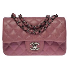 Chanel Mini Timeless Umhängetasche aus rosa Kaviar gestepptem Leder, SHW