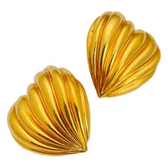 Vintage AVON gold heart designer runway clip on earrings