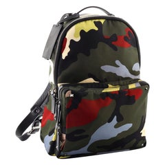 Valentino Rucksack Camo aus Nylon mit Nieten Medium