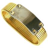 Nietenbesetztes Armband
