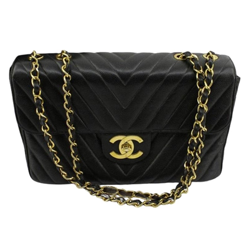 Chanel Black Chevron Quilted Lambskin Leather Medium Classic Flap Shoulder Bag For Sale