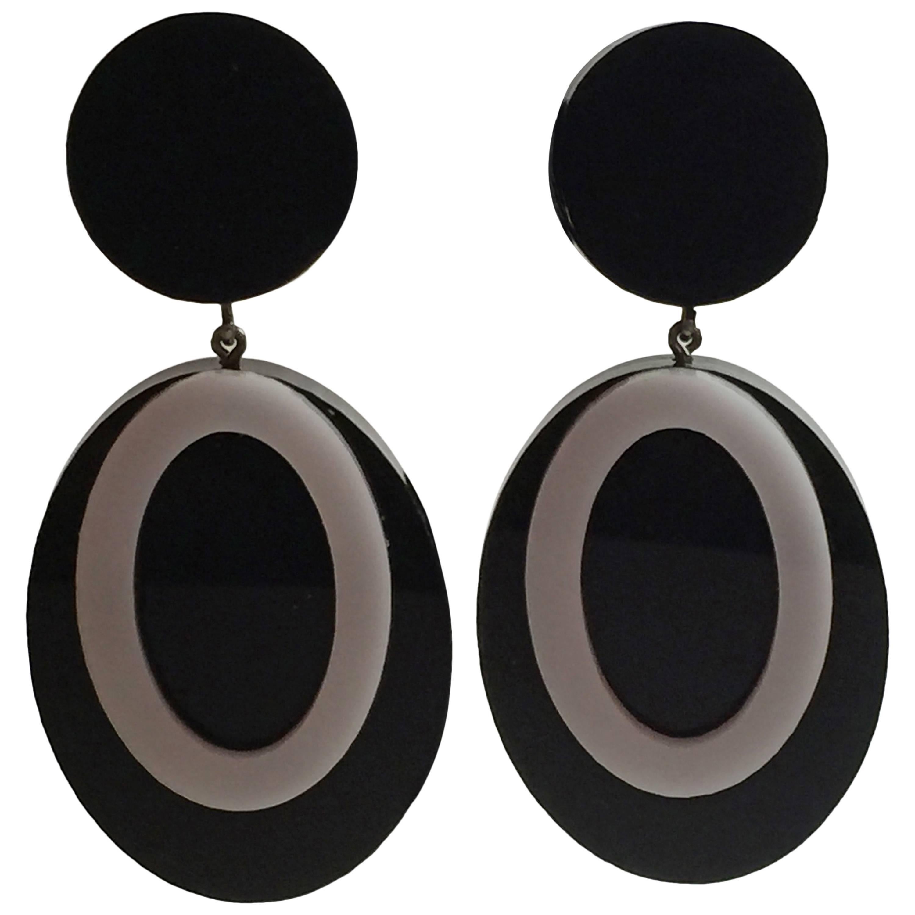 21st Century Black and White Lucite Acrylic Judith Hendler Drop Earrings For Sale