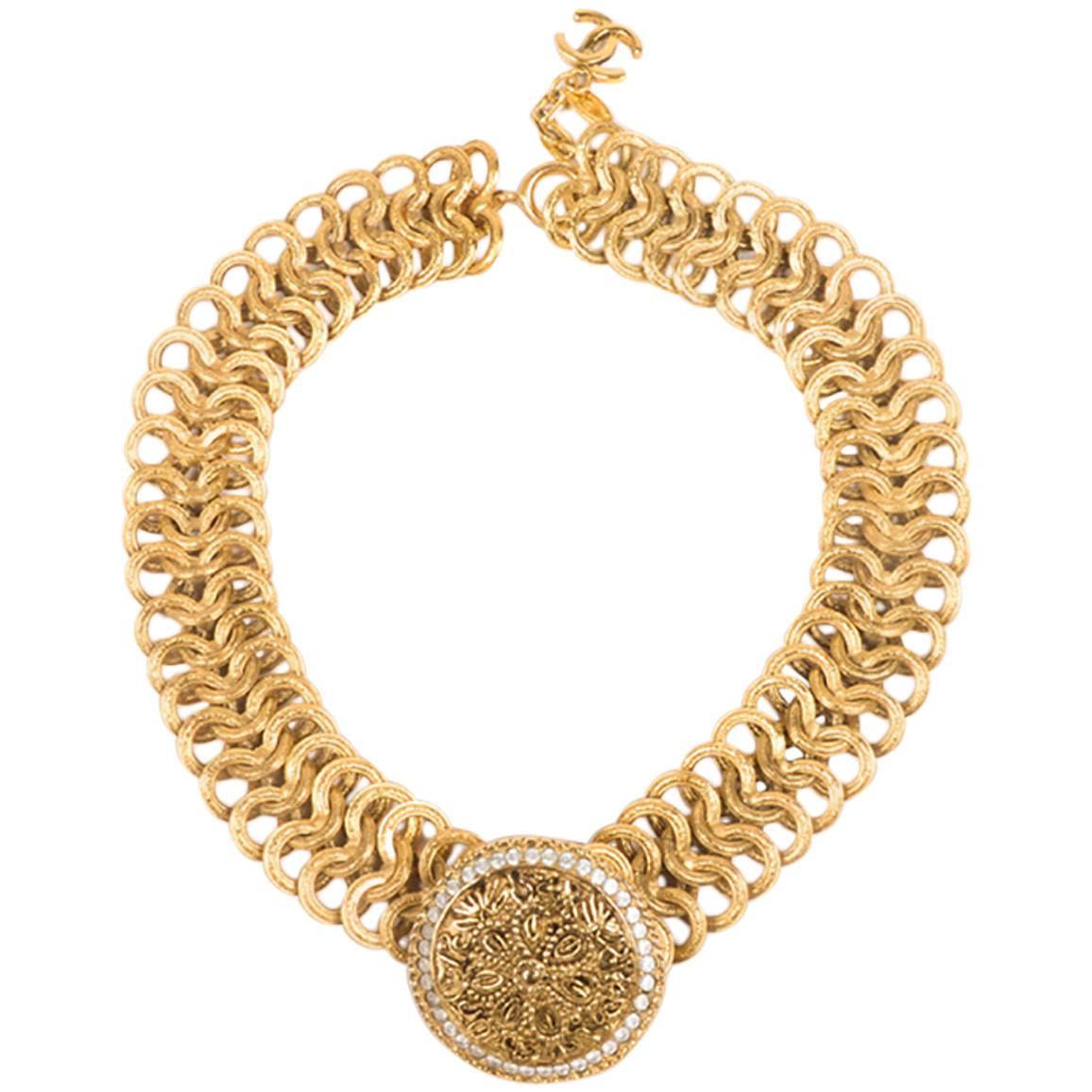 Chanel Gold Tone Chain Link Floral Medallion Choker Necklace For Sale