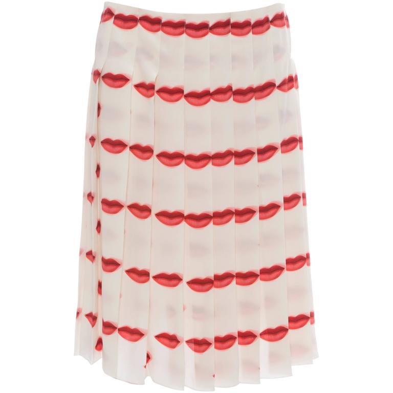 Prada Silk Pleated Lip Print Skirt, Spring - Summer 2000 at 1stDibs | prada  lip print, prada lips, prada lip skirt