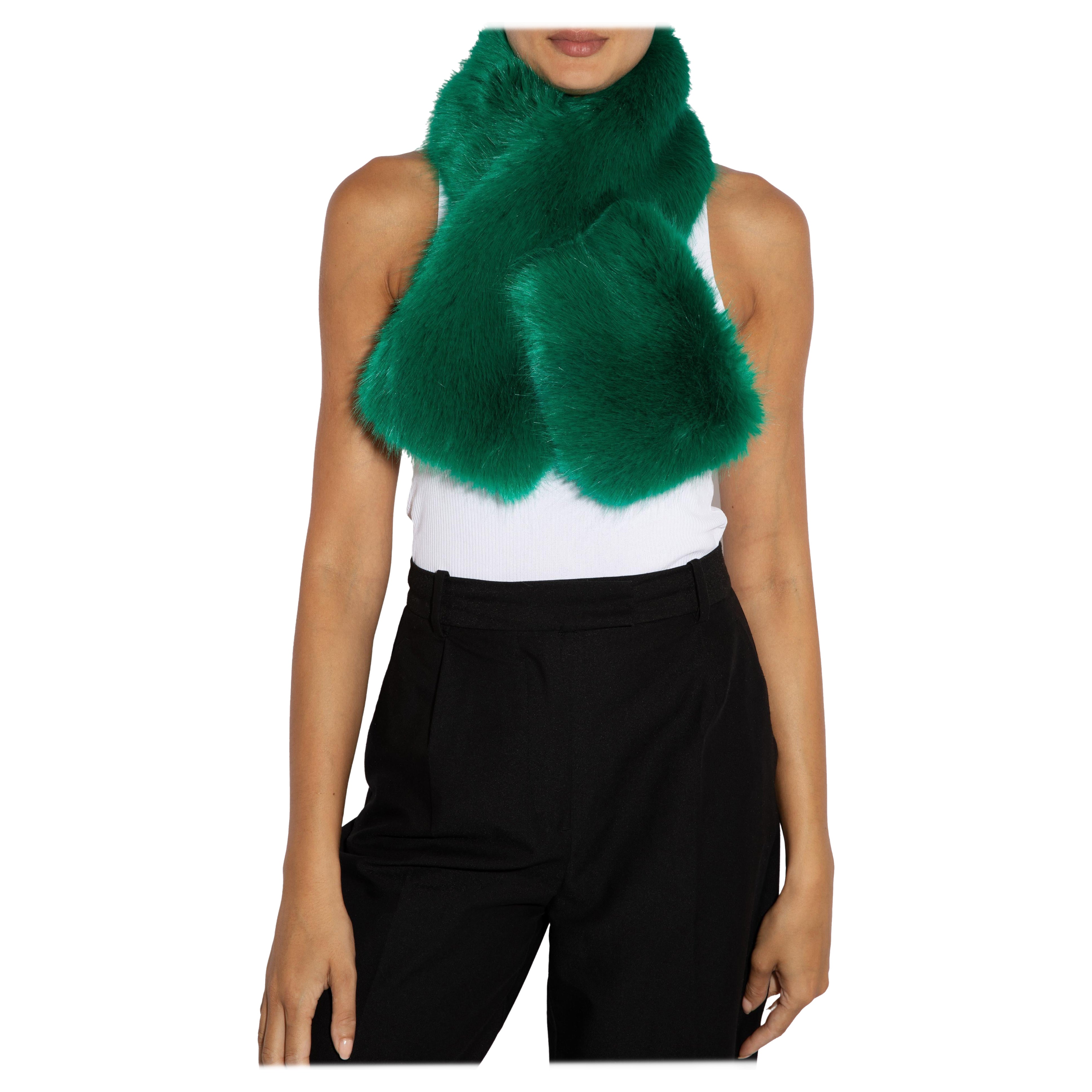 Verheyen London Cross-through Faux Fur Collar in Emerald Green For Sale