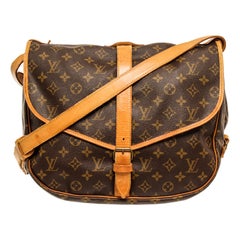 Louis Vuitton Monogram Canvas Saumur 35 Messenger Bag at 1stDibs