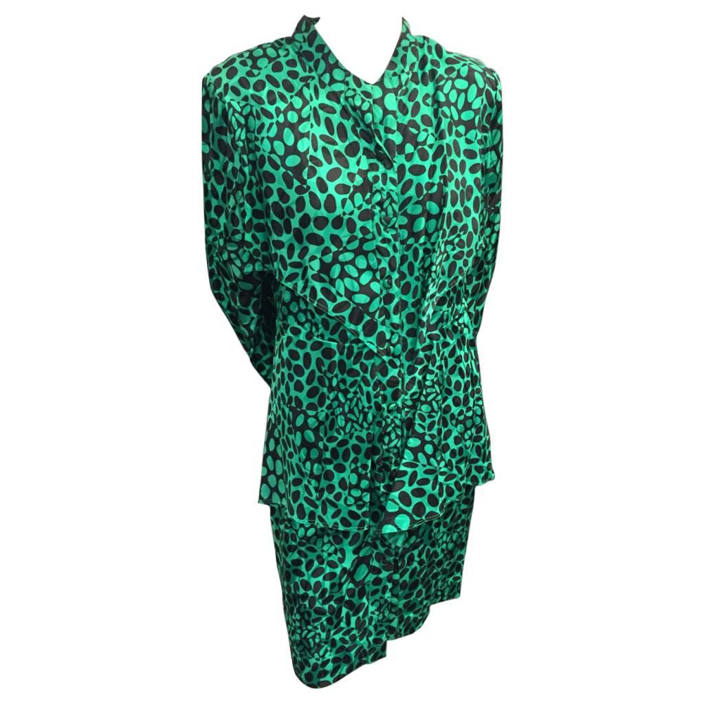 1980s Emerald and Black Elipse Print Tiered Button-Down Dress  For Sale
