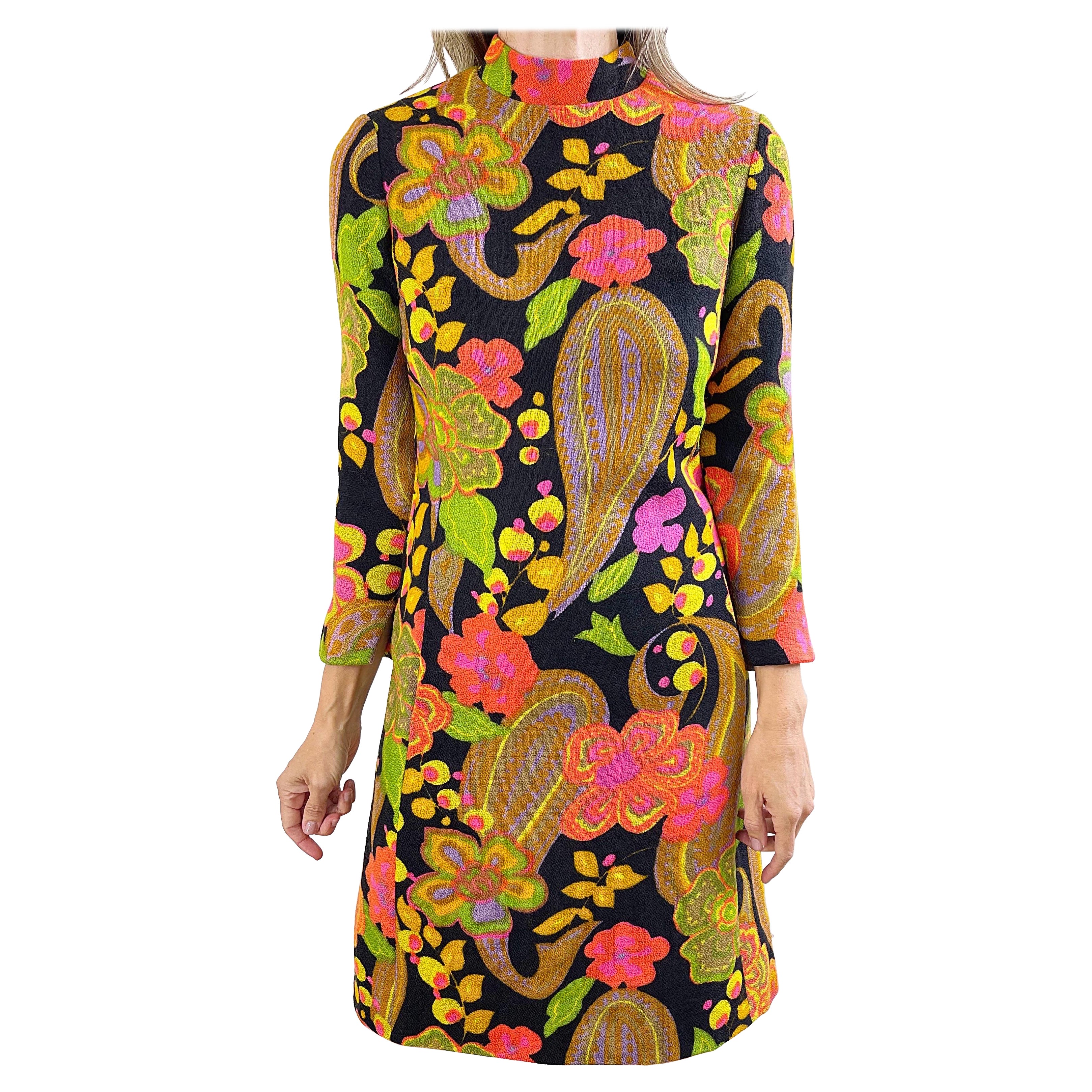 1960s Flower Power Long Sleeve Mod Pink Green Paisley Retro Vintage 60s Dress For Sale