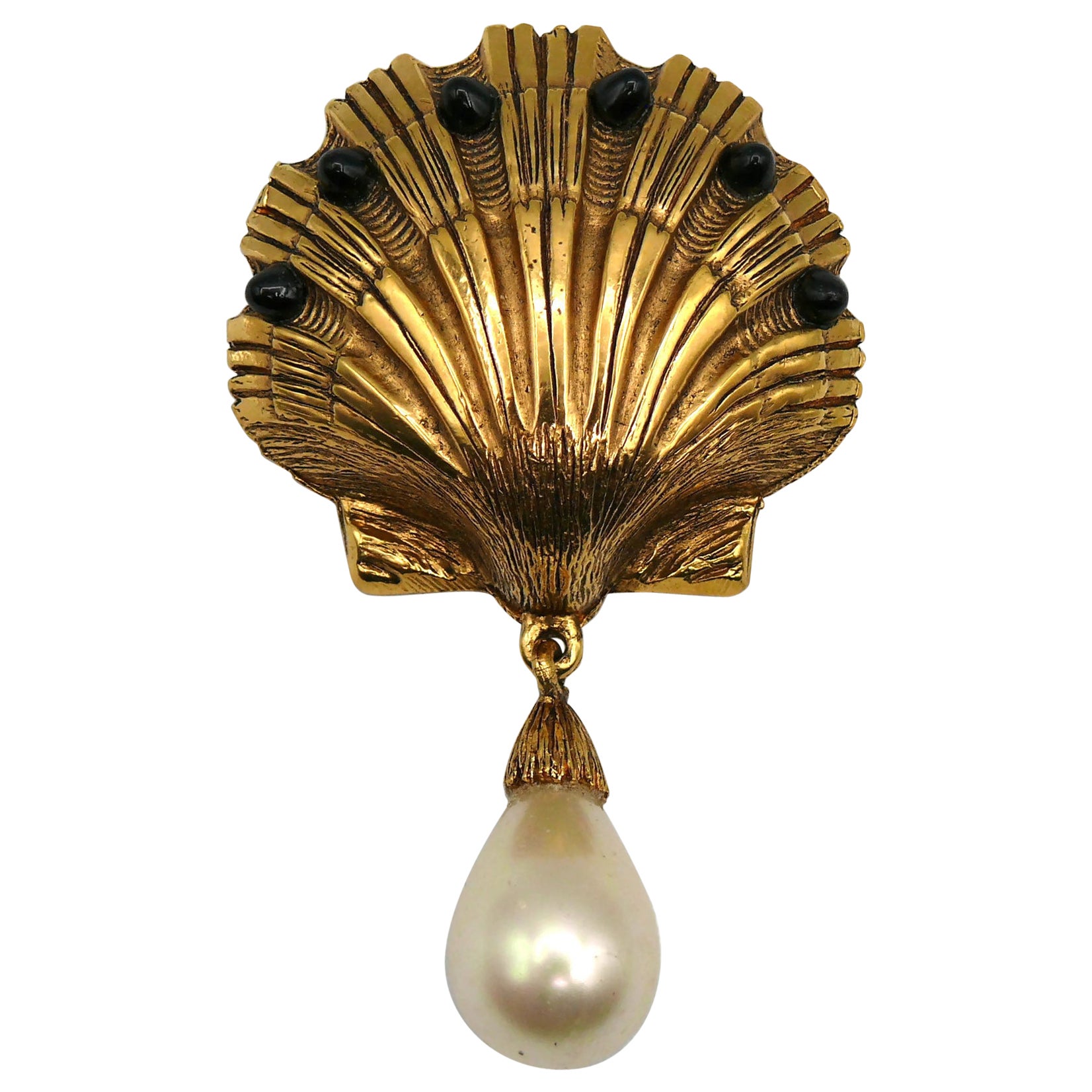 CHANEL Vintage Clam Shell Brooch For Sale