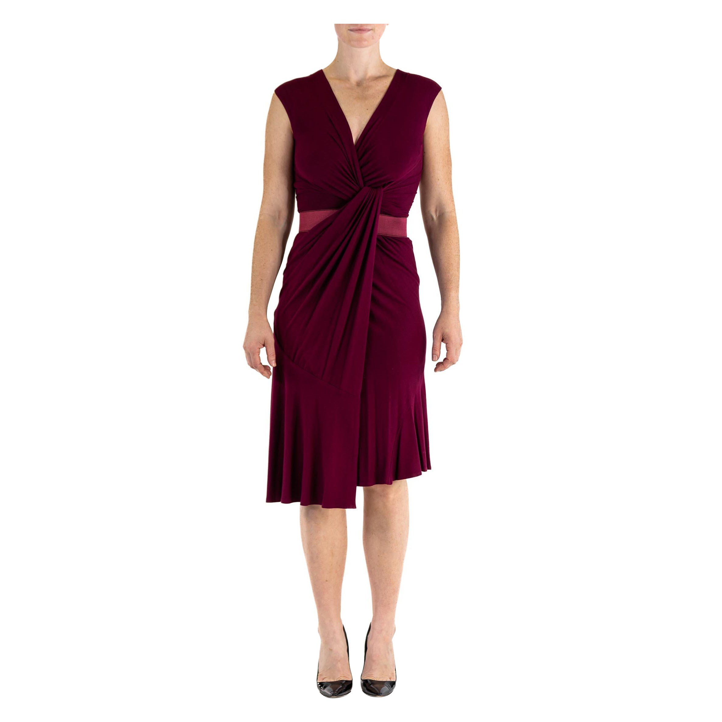 2000S DONNA KARAN Garnet Red Rayon Jersey Knot Front Ruched Dress With Belt For Sale