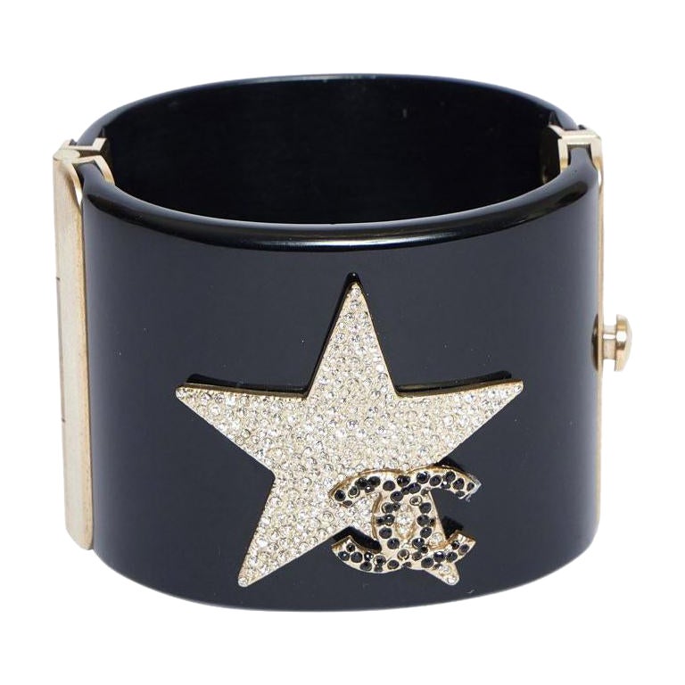 Chanel Black Lucite Cuff Bracelet Star For Sale