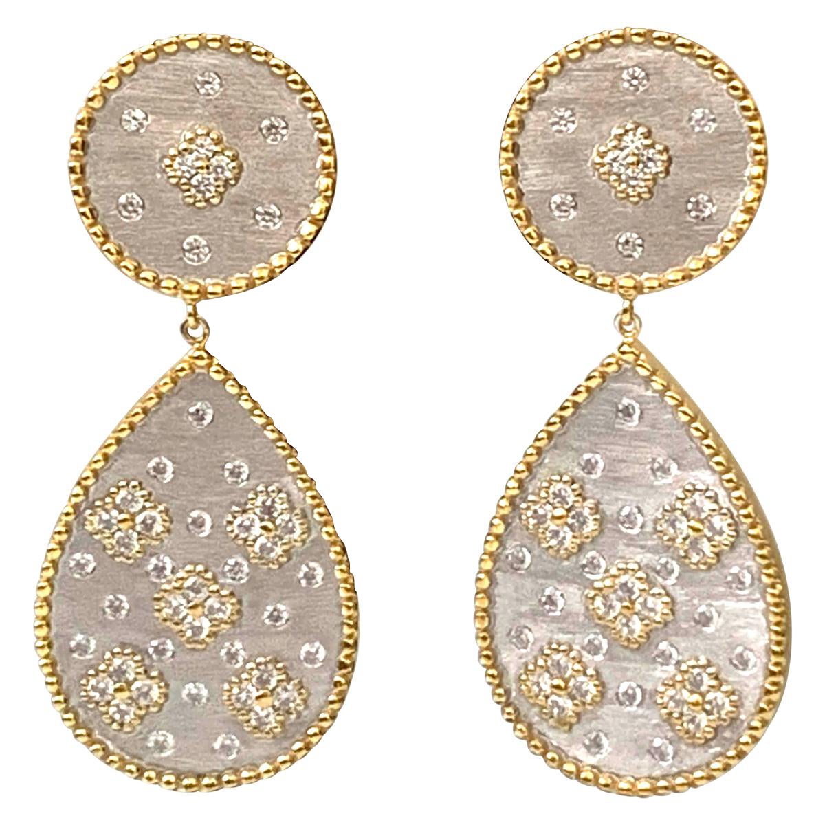 Bijoux Num Two-tone Clover Pattern Pear Shape Drop Earrings