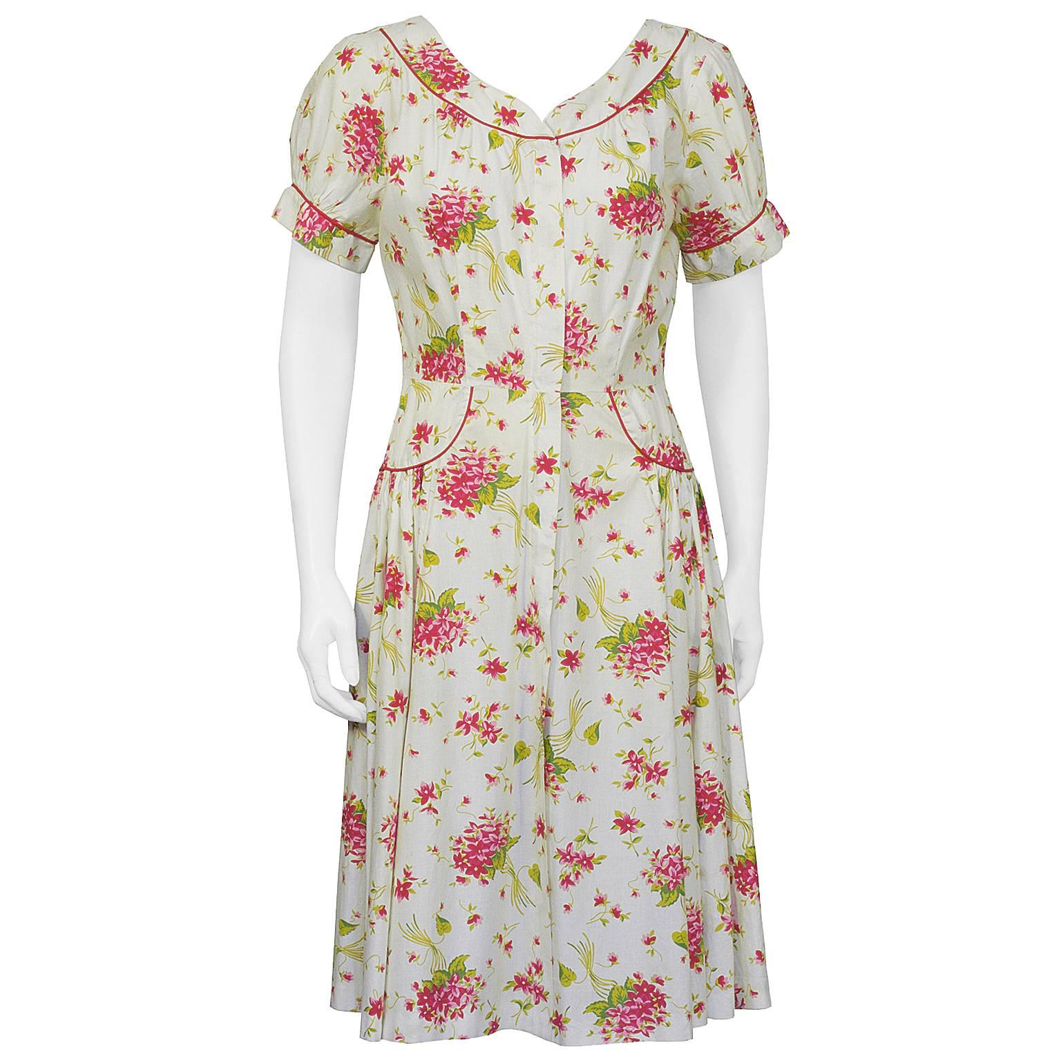 1950's Floral Cotton Daydress with Red Piping For Sale