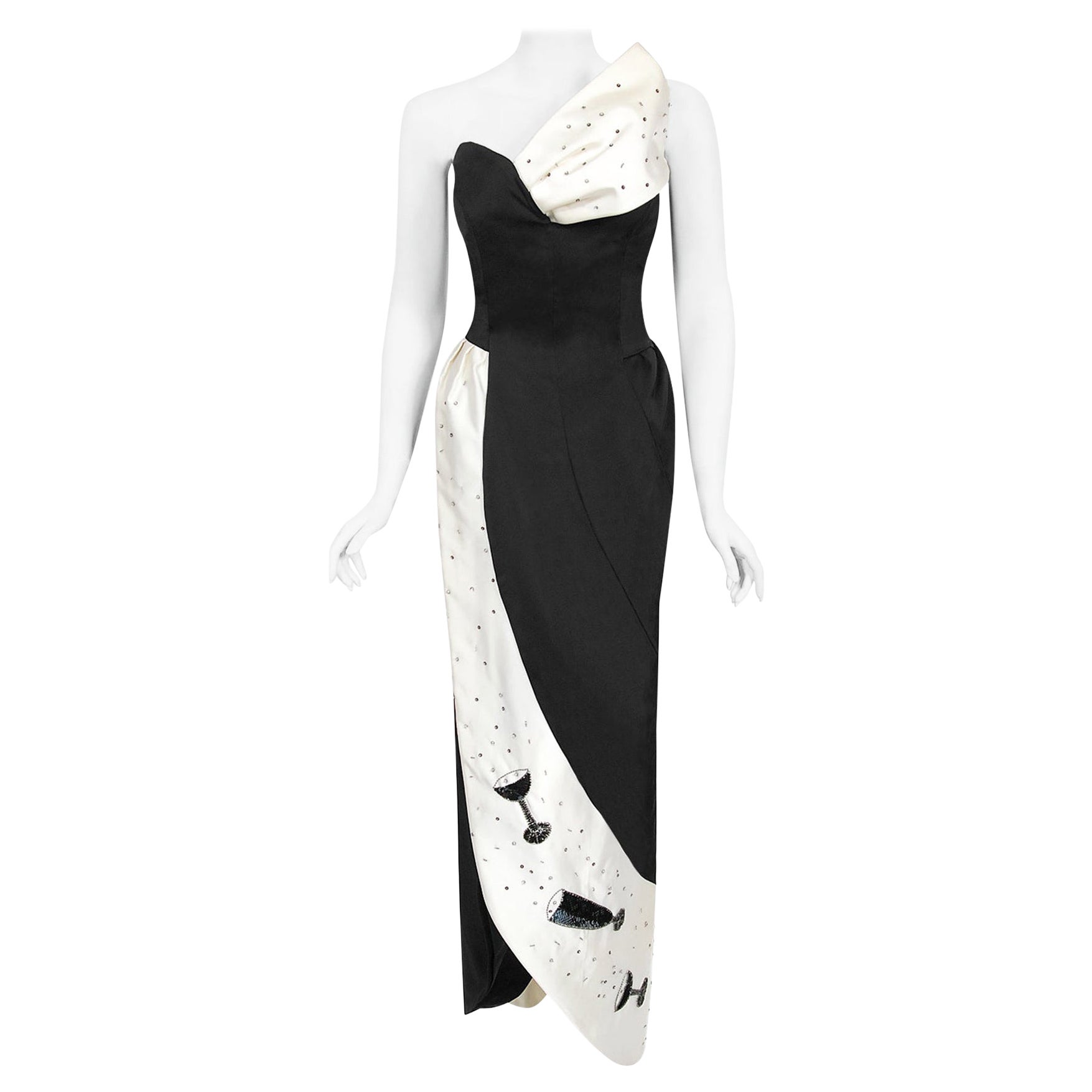 Robe de soirée vintage Paris Couture des années 1980, noire et blanche avec lunettes de champagne fantaisie en vente