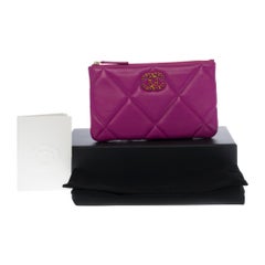 Exquisite New Chanel 19 Pouch/ Wallet in purple quilted lambskin leather , GHW