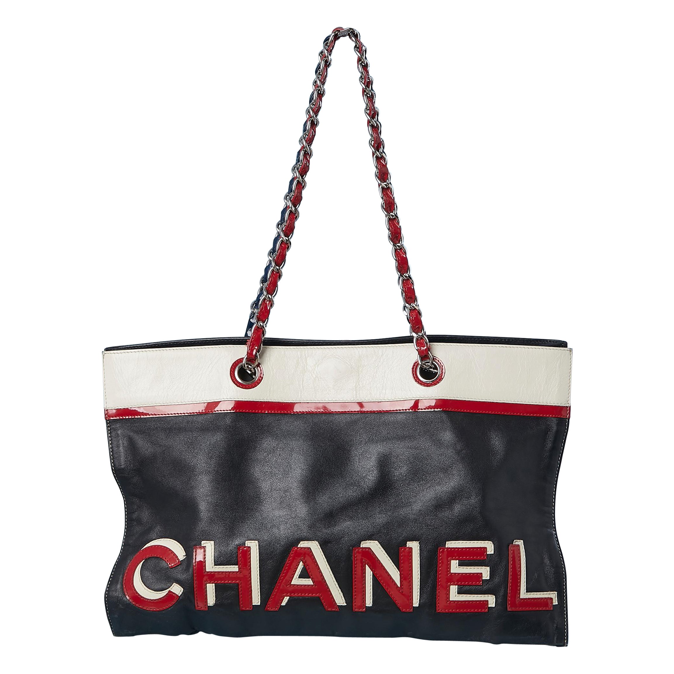 „Nr 5 Stars“ Umhängetasche aus Leder und Lackleder von Chanel 2002/03  im Angebot