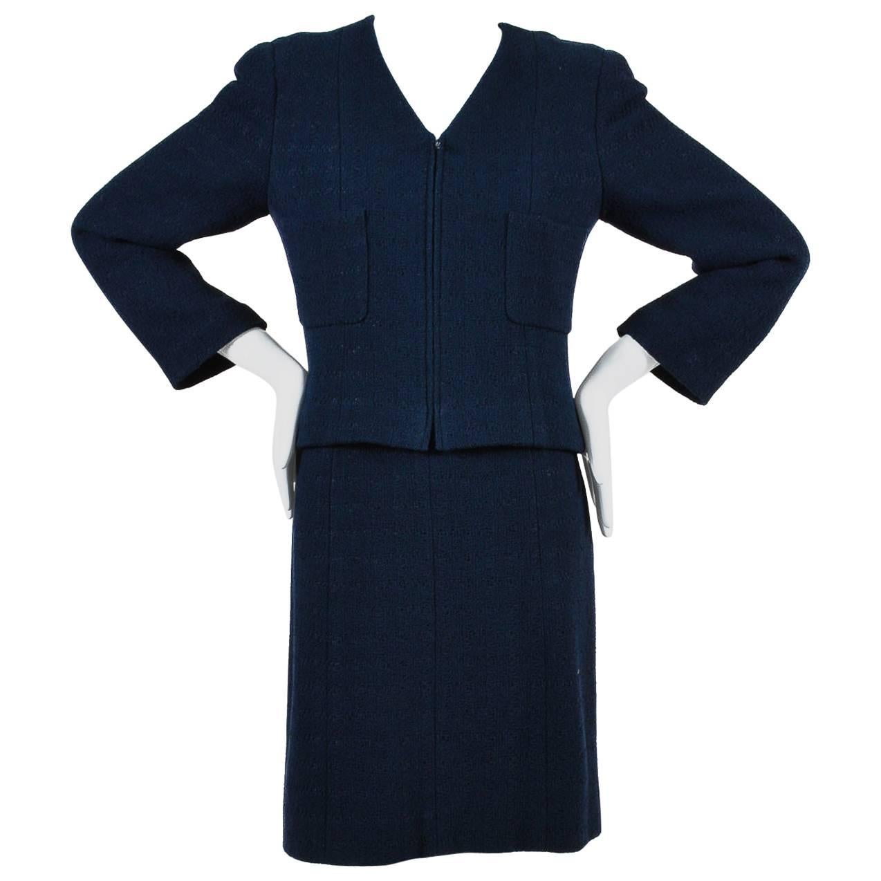 Chanel Navy Blue Boucle Tweed Zip Long Sleeve Jacket A Line Skirt Suit Set SZ 40 For Sale