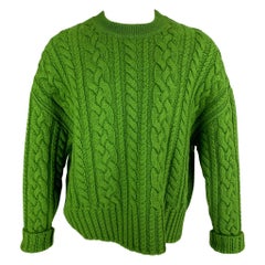 AMI by ALEXANDRE MATTIUSSI Größe M Grüner Kabelstrickpullover aus Wolle mit Rundhalsausschnitt