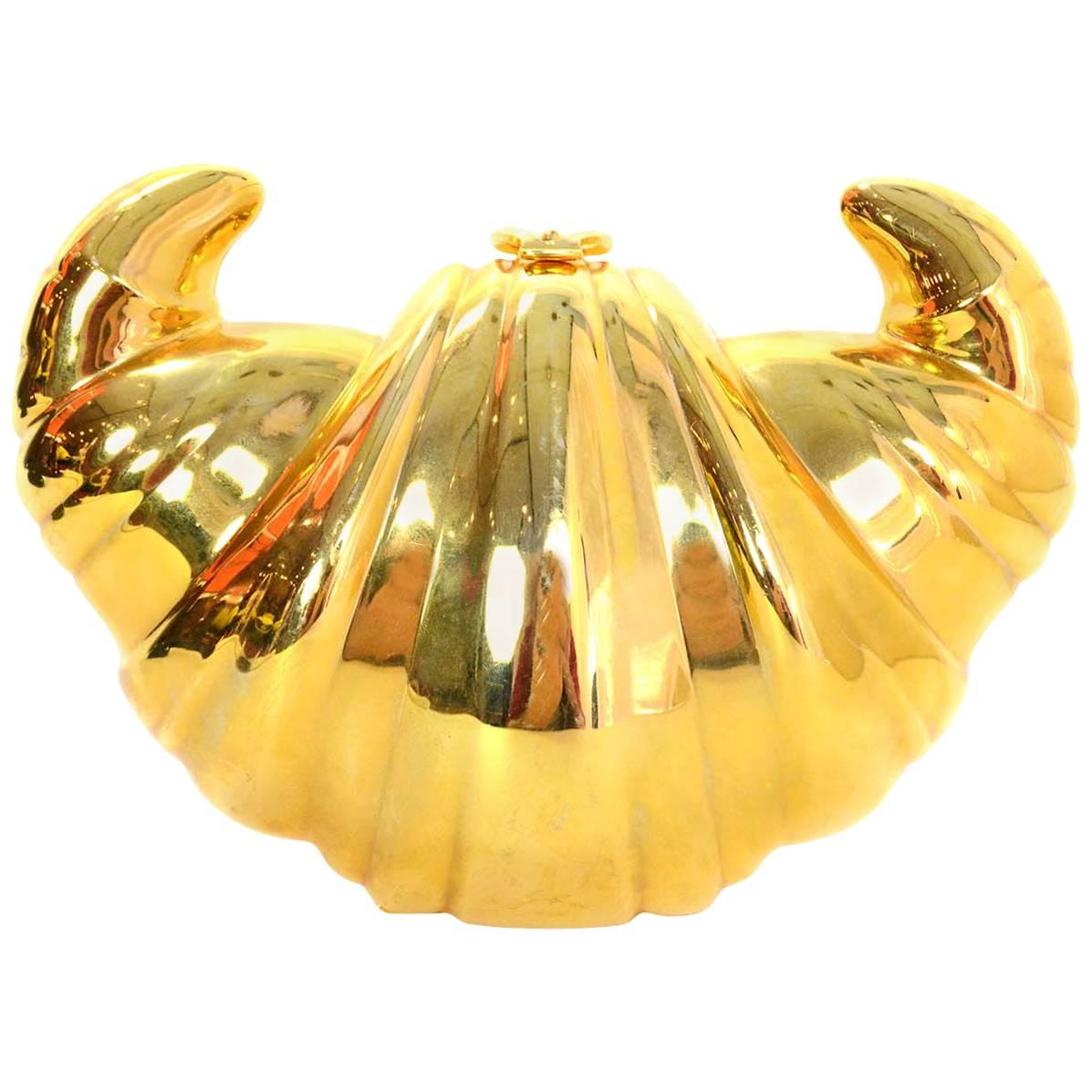 Charlotte Olympia Gold-Croissant Abendtasche GHW