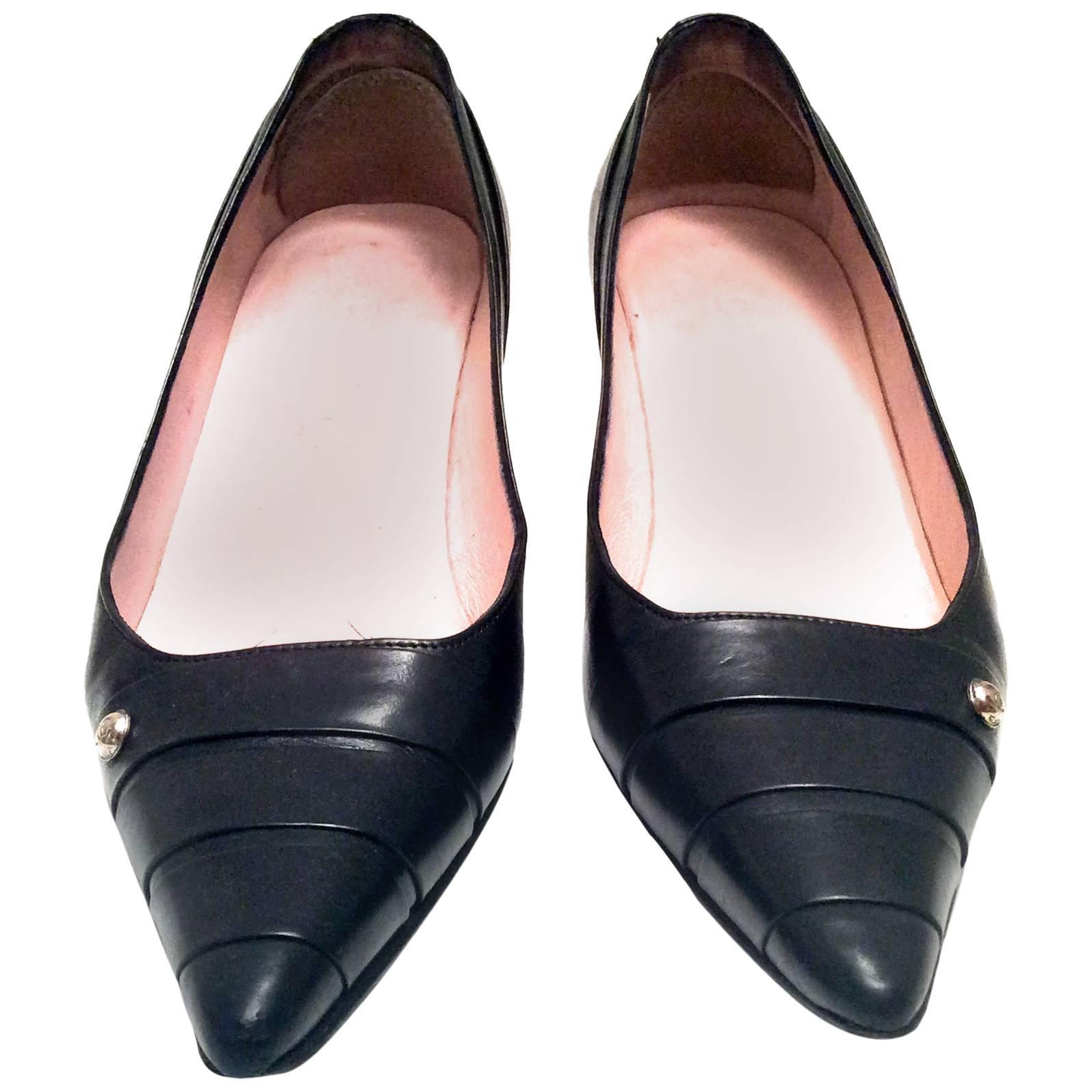 Chanel Black Leather Pumps - Size 38 For Sale