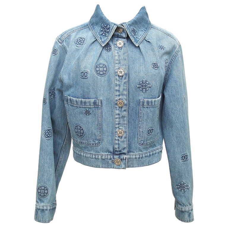 CHANEL Blue Denim Jean Jacket CC Logo Pointed Collar Silver Sz 34 2021 21P  NWT For Sale at 1stDibs