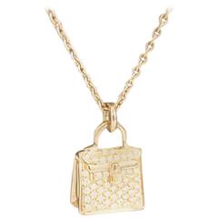 Hermes Curiosite Kelly Laque Charm Rouge H Permabrass Pendant