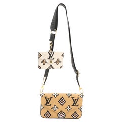 Preloved Louis Vuitton m Monogram Wild at Heart Illustre Bag Charm and –  KimmieBBags LLC