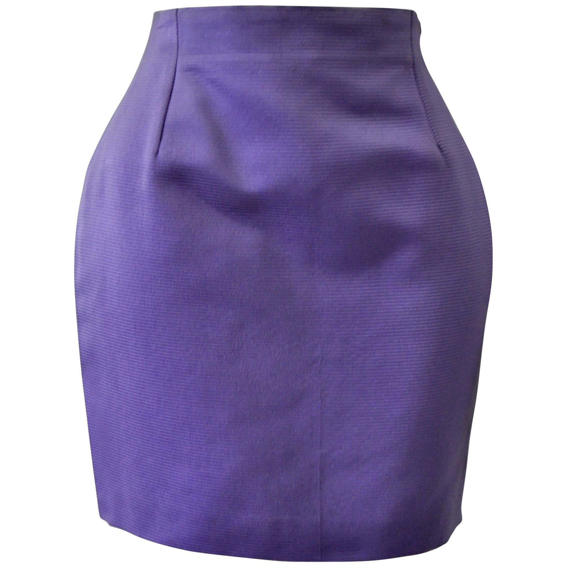 Classic Gianni Versace Lavender Ribbed Silk Mini Skirt For Sale