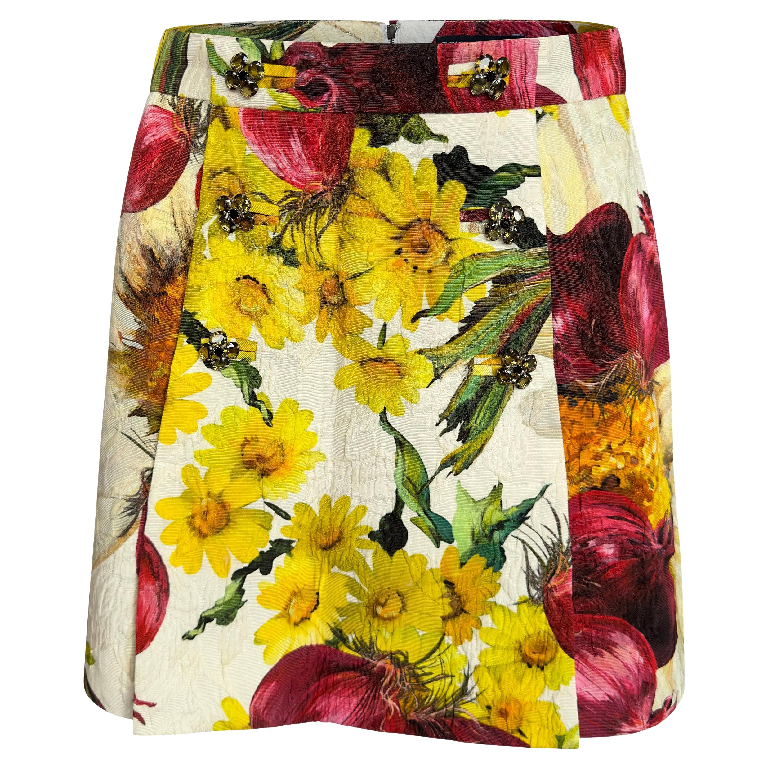 Dolce & Gabbana S/S 2012  embellished high waist mini skirt size S 