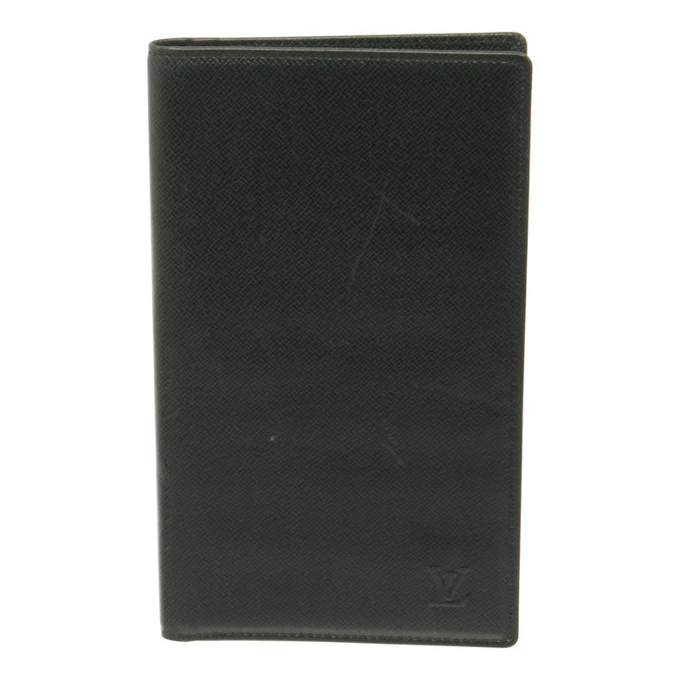 Louis Vuitton Green Leather Long Card Wallet For Sale at 1stDibs