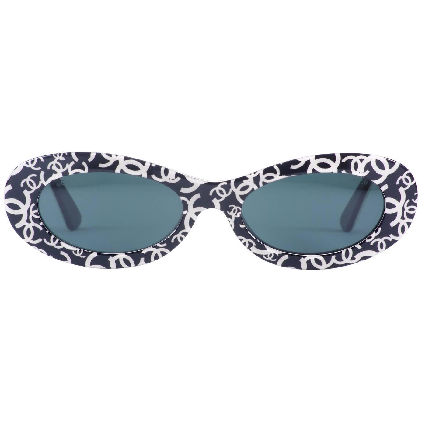 Haute Couture Lagerfeld Runway Accessory  CHANEL "CC"  Sunglasses  For Sale