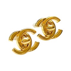 Boucles d'oreilles à clips Chanel Turnlock, automne 1997
