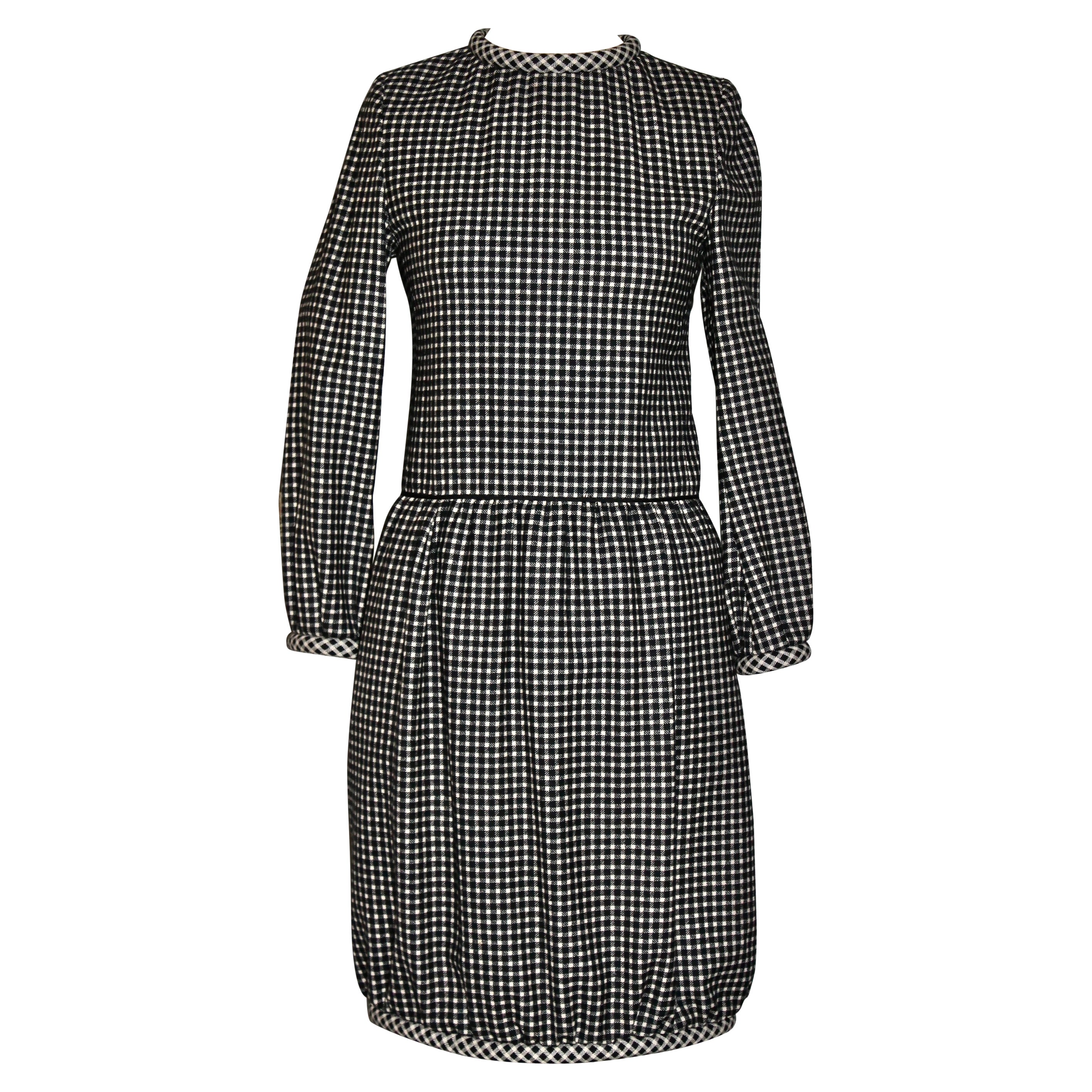 Nina Ricci 'Boutique' Paris - Vestito in lana bianco e nero in vendita
