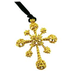 Christian Lacroix Vintage Massive Gold Toned Cross Pendant Necklace 4
