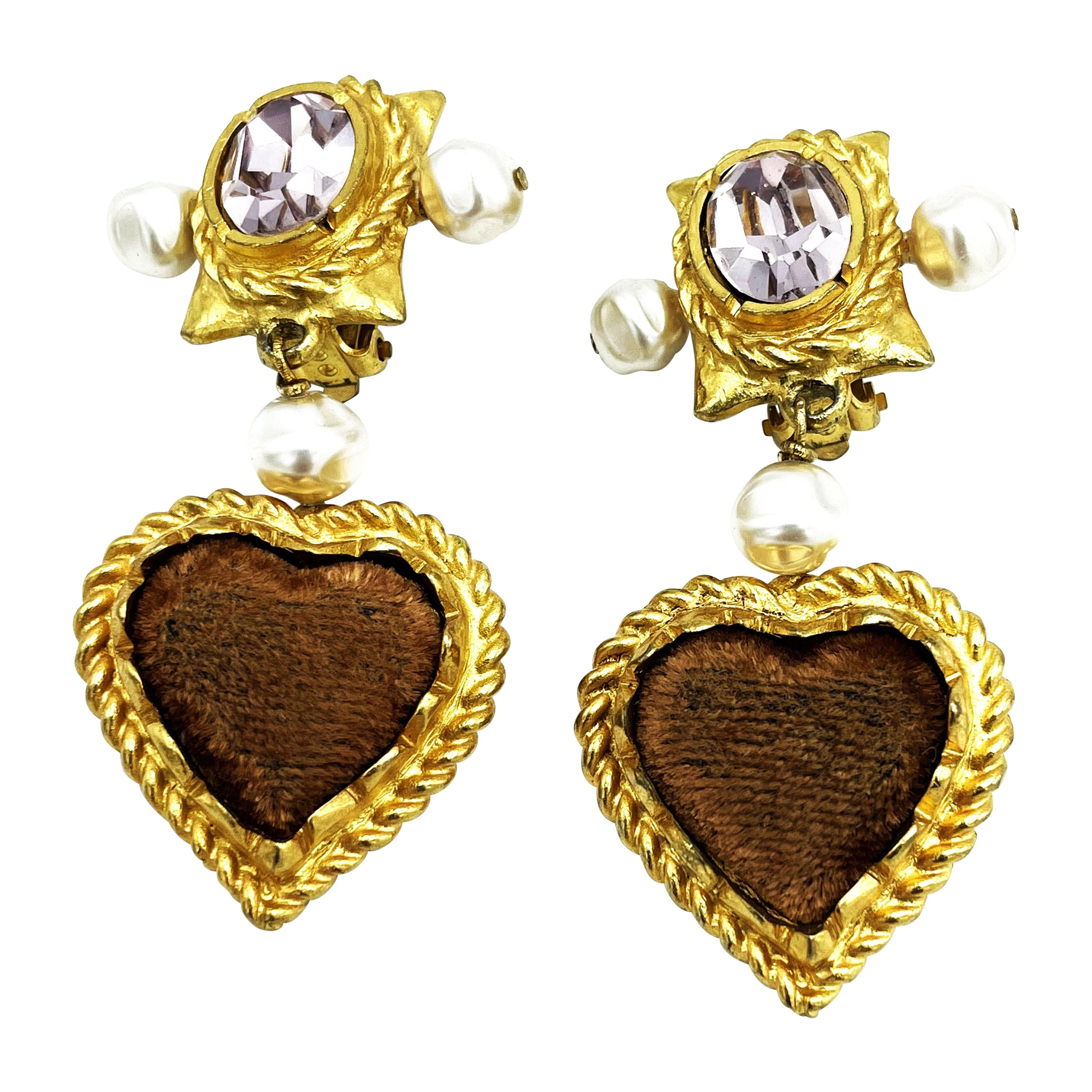 Christian Lacroix Paris, long clip-on earrings with a velvet heart, 1980/90s For Sale