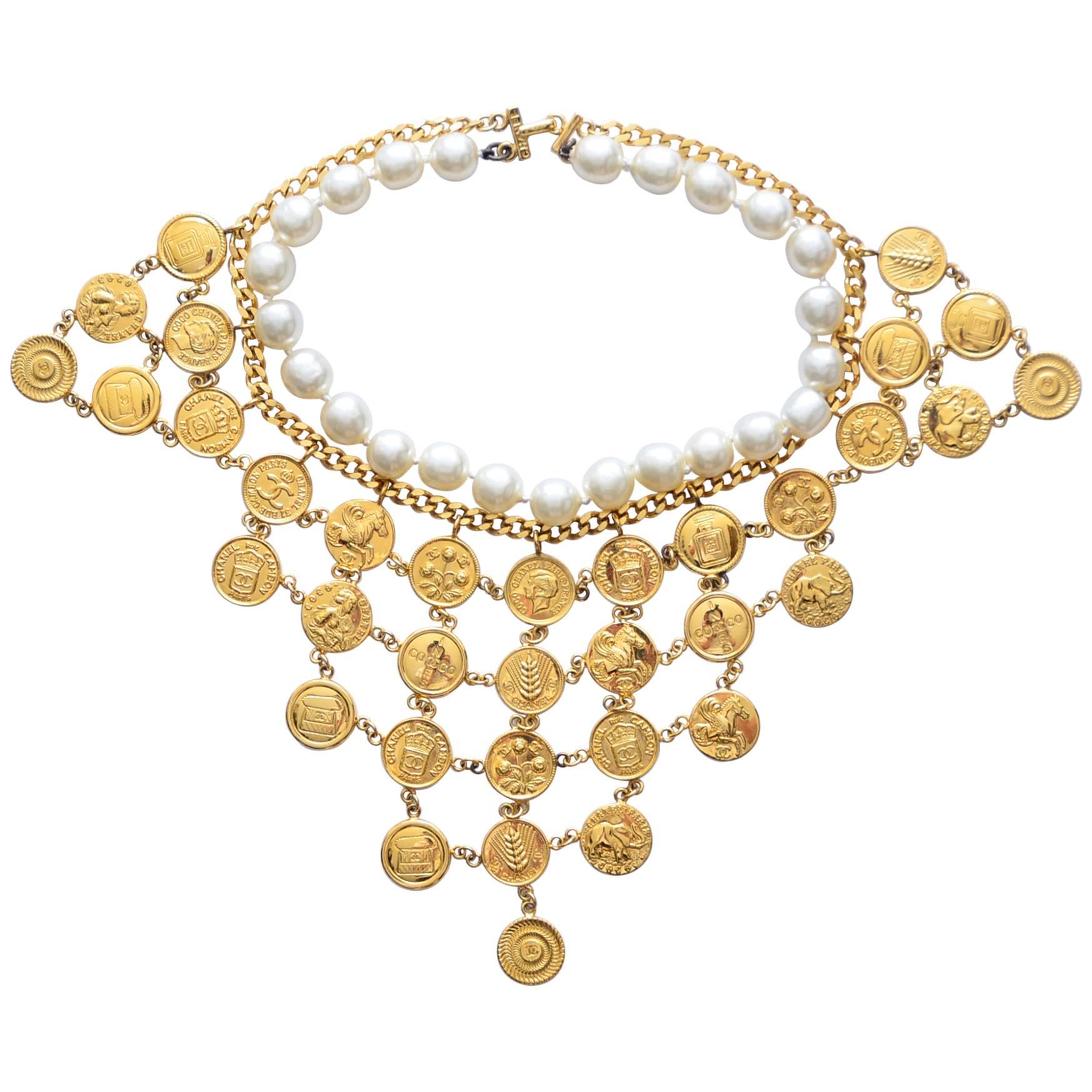 CHANEL Rare Coin Pearl Choker Necklace 1980's