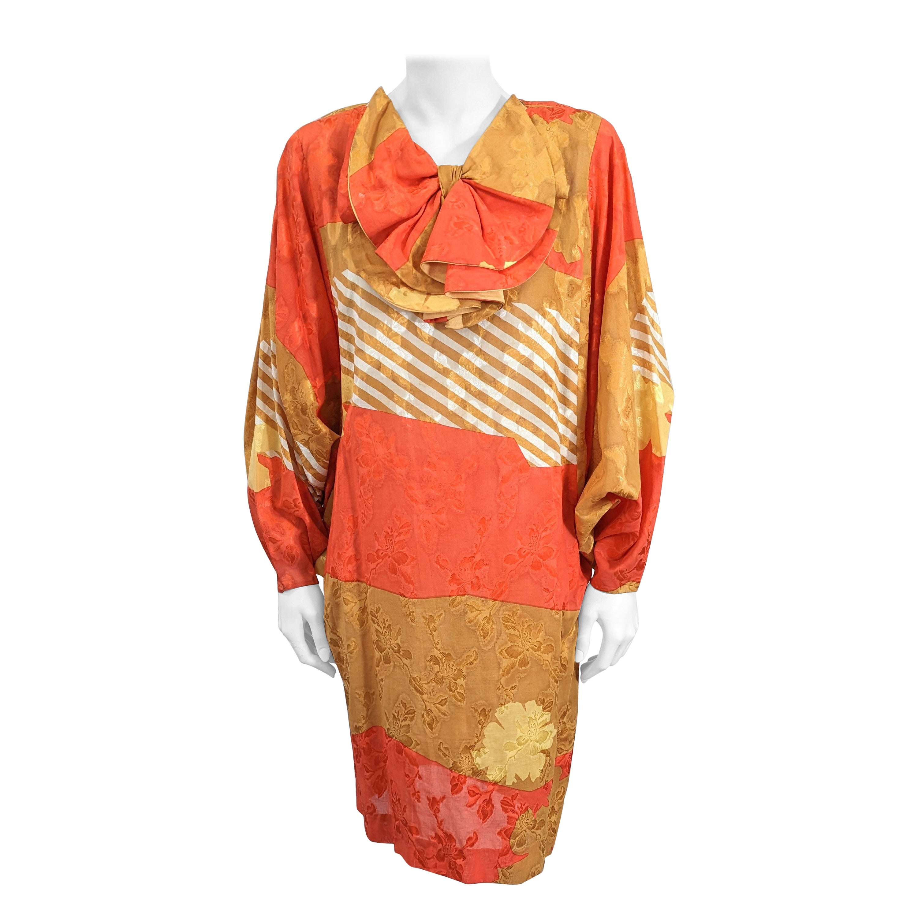 Mod Mignon Batwing 1960's Dress For Sale