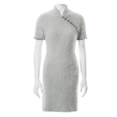 Christian Dior by John Galliano Mintfarbenes, fw 1997, Kleid aus fuzzyem Angora im Cheongsam-Stil im Cheongsam-Stil