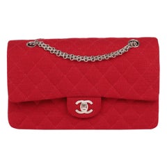 CHANEL Borsa doppia patta classica media in tessuto jersey trapuntato rosso
