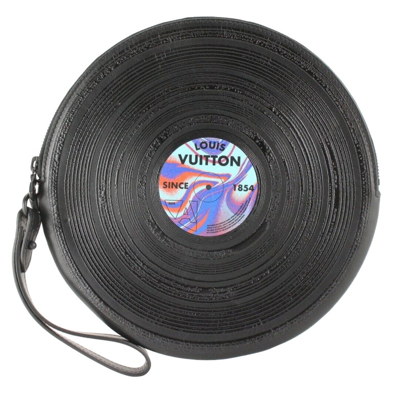 Louis Vuitton Record Disc Pouch Pochette Wristlet Clutch Leather 2LVJ0113 For Sale