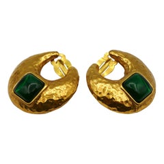 YVES SAINT LAURENT YSL Boucles d'oreilles à clip vintage en résine verte avec croissant en or