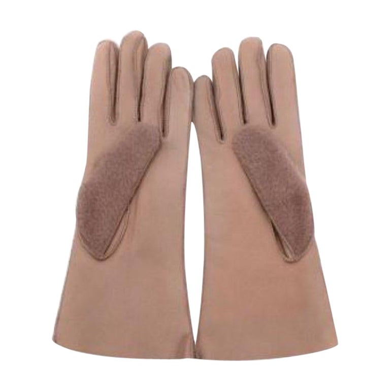 Burberry Dusty Pink Short shearling gloves - Size 8 For Sale at 1stDibs