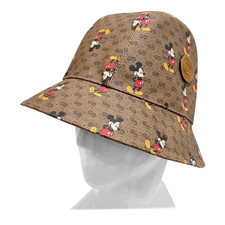 Disney X Gucci - Chapeau seau à monogramme Mickey En vente sur 1stDibs | casquette  gucci mickey