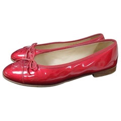 CHANEL Red Patent Leather CC Logo Ballet Flats