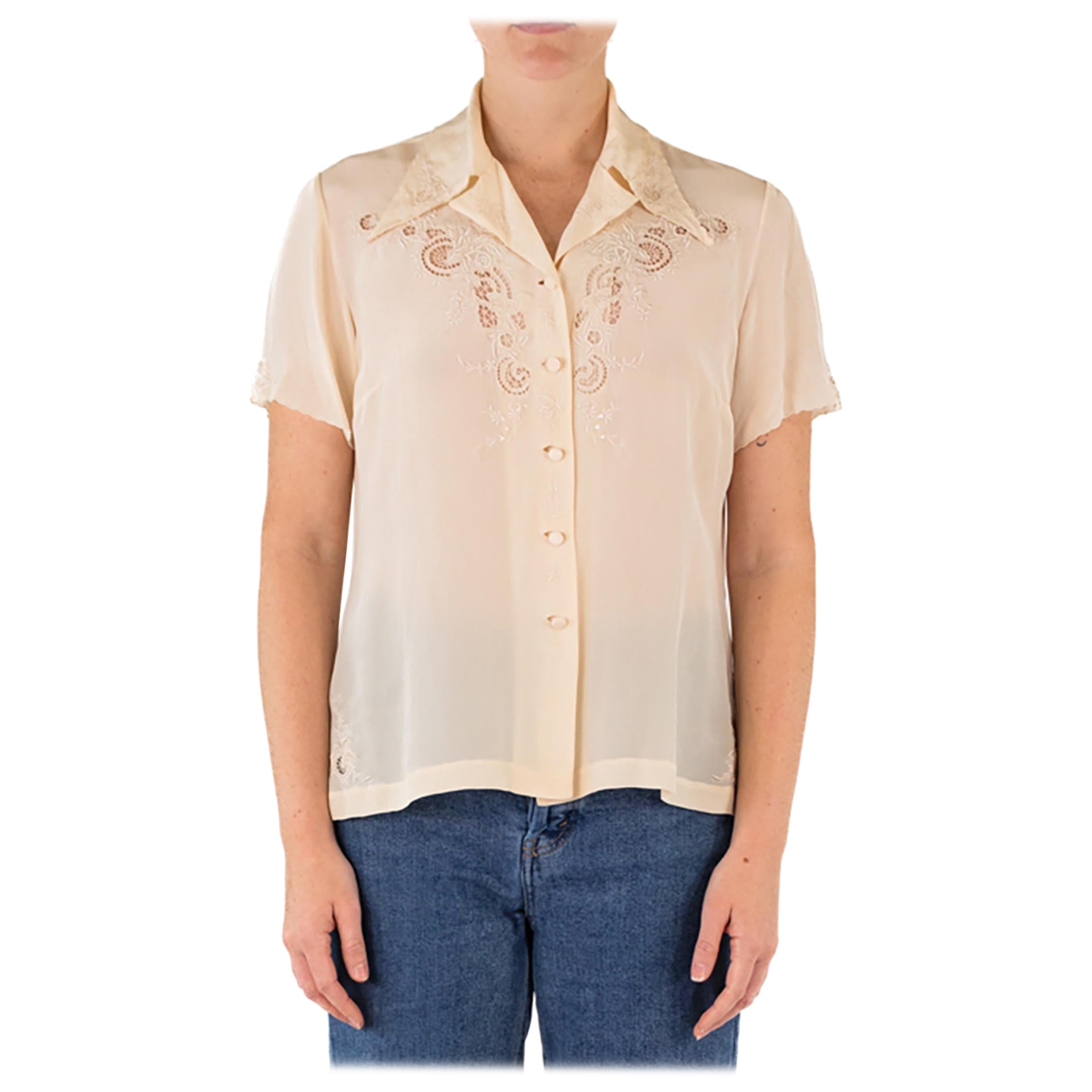 1950S Cream Silk Crepe De Chine Hand-Embroidered Shirt For Sale